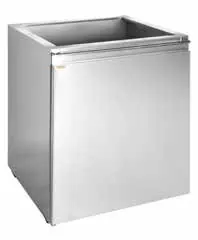 Mobiliario en acero inoxidable de Elfrisegre, imagen de catálogo de la gama a la que pertenece Módulo basura · 550x550x580